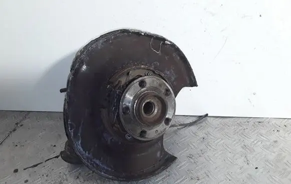 Rear wheel hub