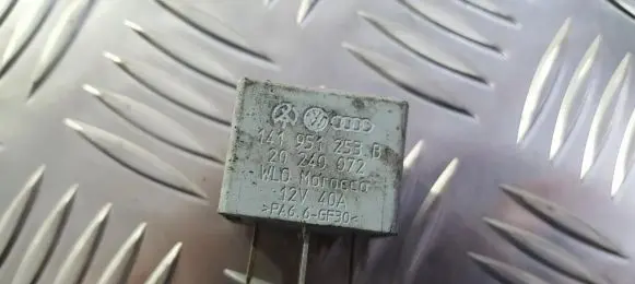 Volkswagen Golf IV Other relay 141951253b 20240072