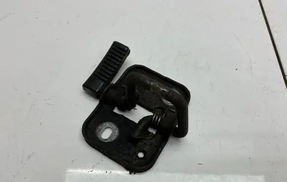 Volkswagen Jetta VI Engine bonnet/hood lock/latch loop/hook 1K8823186D
