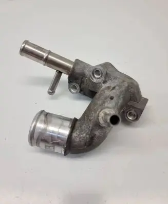 Toyota RAV 4 (XA50) Engine coolant pipe/hose