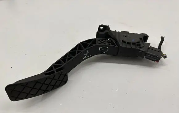 Volkswagen Golf VII Accelerator throttle pedal 5Q2723503D