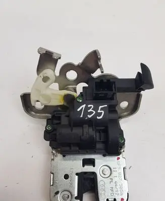 Audi A4 S4 B8 8K Tailgate/trunk/boot lock/catch/latch 8K9827505A