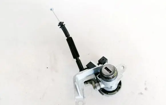 Audi A6 S6 C6 4F Tailgate exterior lock 8E0827573