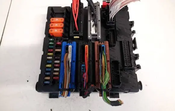 Opel Signum Fuse box set 13112914 13112914au