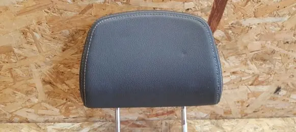 Opel Zafira B Front seat headrest 07053