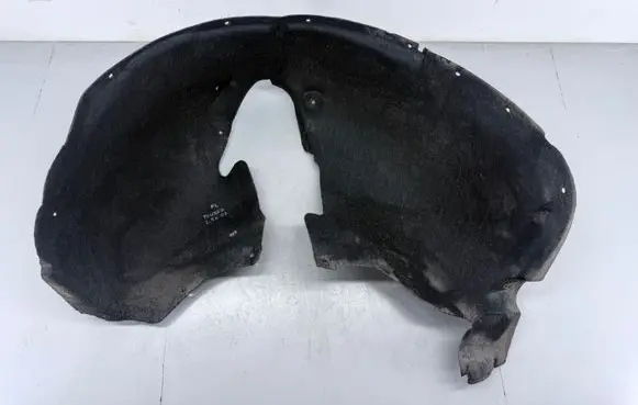 Volkswagen Touareg I Front wheel arch liner splash guards 7L6809962