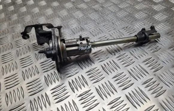Volkswagen PASSAT B6 Gear selector/shifter in gearbox 1K0711202 1K0711201
