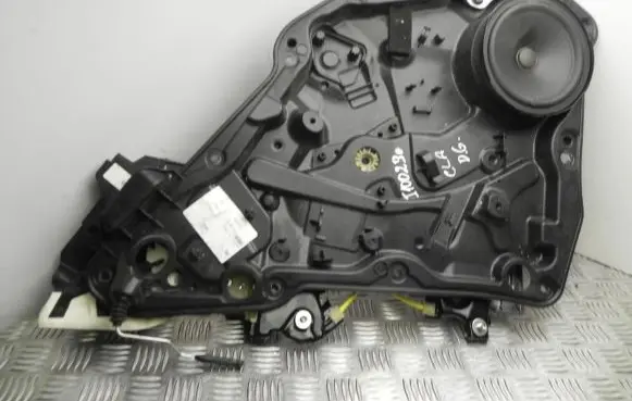 Mercedes-Benz CLA C117 X117 W117 Rear door window regulator with motor A1177300279 I10029