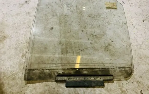 Ford Escort Rear door window glass