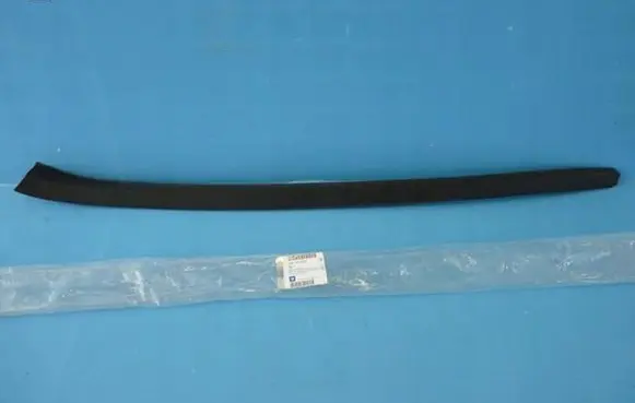 Opel Astra J Windshield trim 13319405