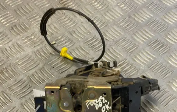 Ford Focus Front door lock A21813CB