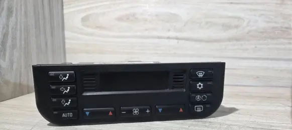 BMW 3 E36 Climate control unit 8362273