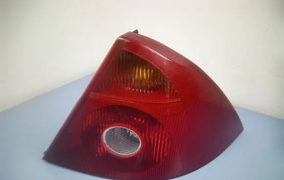 Ford Mondeo Mk III Rear/tail lights 1S7113404A