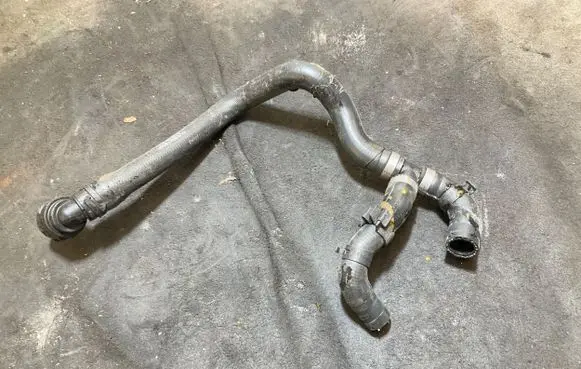 Audi A3 8Y Engine coolant pipe/hose 7T0122051E 7H0122051E