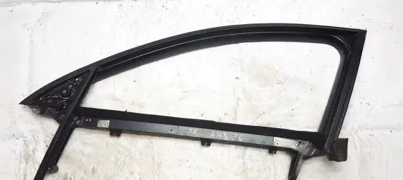Audi A6 S6 C6 4F Front door window/glass frame 