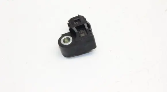 Mitsubishi L200 Airbag deployment crash/impact sensor 8651A245