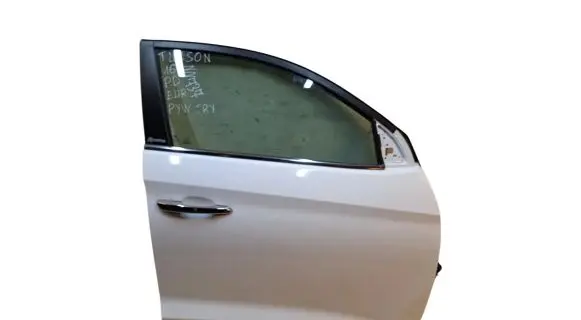 Hyundai Tucson TL Front door