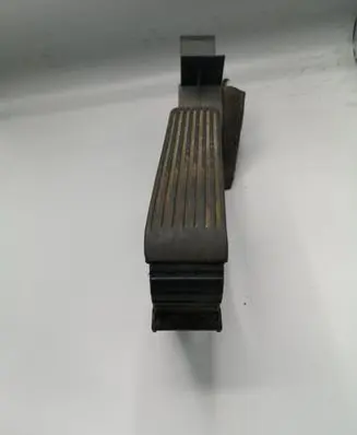 Mercedes-Benz E W211 Accelerator throttle pedal A2113000404