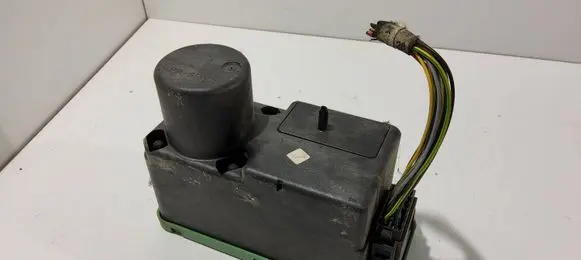 Volkswagen PASSAT B4 Central locking vacuum pump 3A0962257