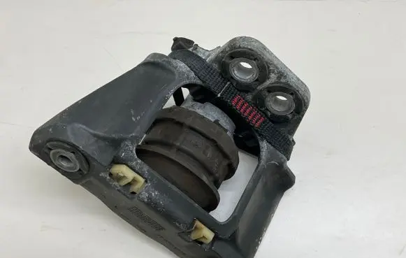 Volvo S90, V90 Engine mount bracket 26008326F22