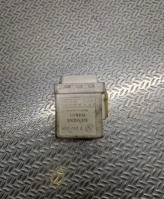BMW 5 E39 Glow plug pre-heat relay 2247664 72RB511