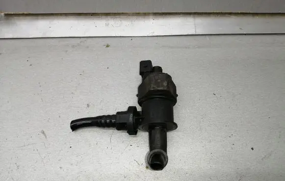 Opel Astra H Vacuum valve 13110331