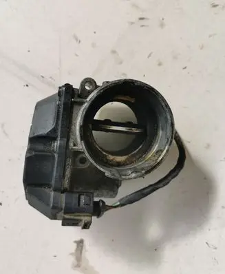 Volkswagen PASSAT B6 Throttle valve 036128063A