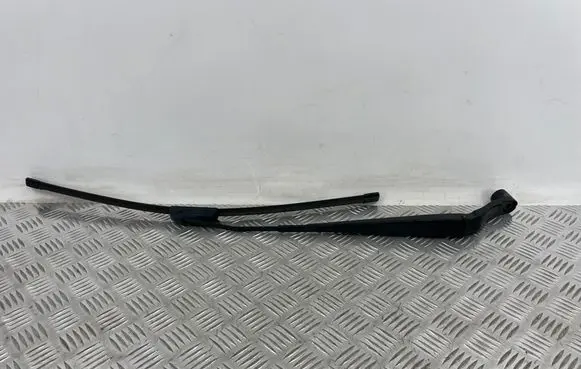 Nissan X-Trail T32 Front wiper blade arm C8460