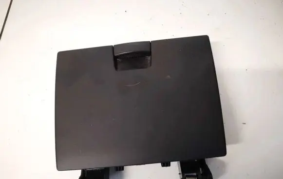 Hyundai Santa Fe Glove box 847452b000 84745-2b000