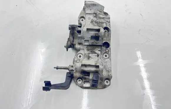 BMW 3 GT F34 Generator/alternator bracket 8506863 174786