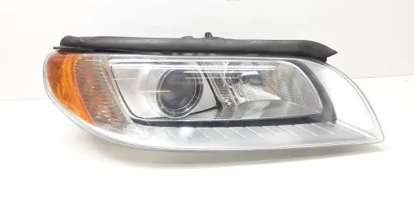 Volvo V70 Headlight/headlamp 31214348