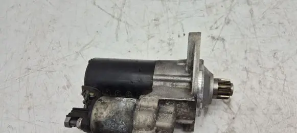 Volkswagen Golf VI Starter motor 02E911023S