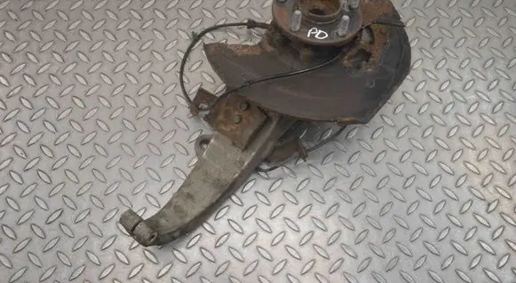 Front wheel hub