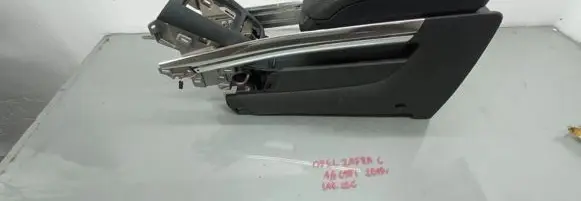 Opel Zafira C Center console