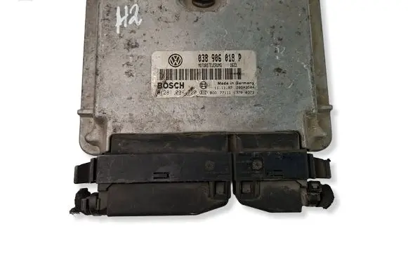 Volkswagen PASSAT B6 Engine control unit/module 038906018P 0281001720