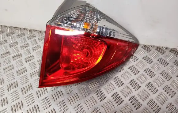 Toyota Verso-S Rear/tail lights 52213 1305102
