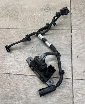 Volvo V70 Glow plug pre-heat relay 0281003145