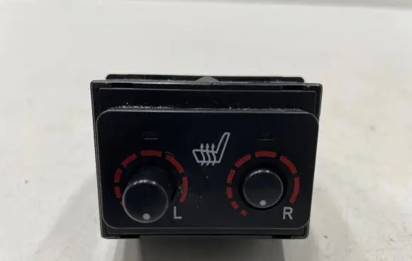 Lexus RX 330 - 350 - 400H Seat heating switch 453421