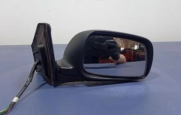 Toyota Avensis Verso Front door electric wing mirror 