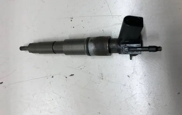 BMW 5 E60 E61 Fuel injector 0445115048