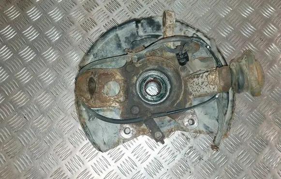 Mitsubishi Pajero Front wheel hub spindle knuckle