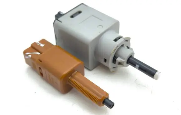 Nissan Juke II F16 Brake pedal sensor switch