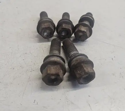 Audi Q7 4L Nuts/bolts 