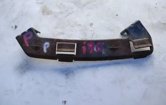 Hyundai i30 Headlight/headlamp mounting bracket 