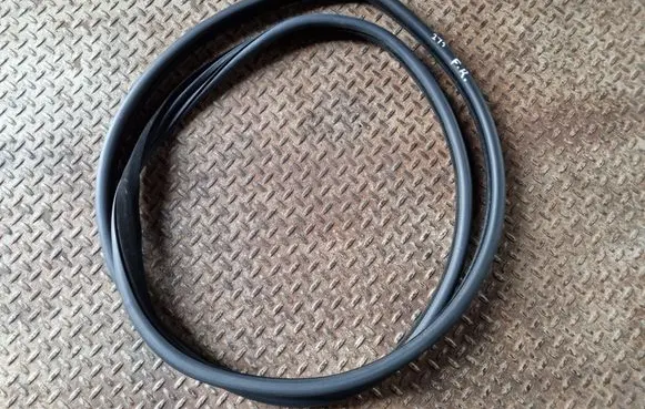 Land Rover Range Rover Evoque L538 Front door rubber seal BJ3220708A