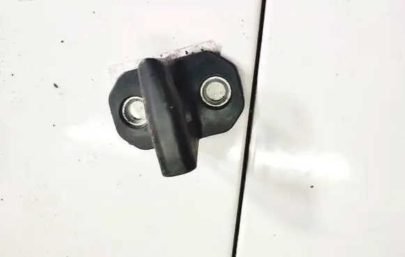 Mercedes-Benz C W203 Rear door lock loop/hook striker 