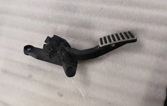 Hyundai Ioniq Accelerator throttle pedal 35191 G2100 9901 00T800K48