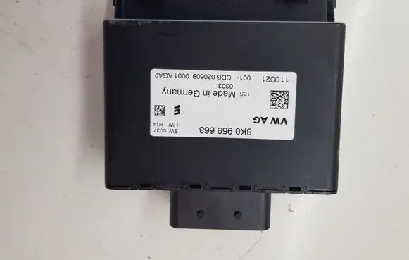 Audi A4 S4 B8 8K Power management control unit 8K0959663