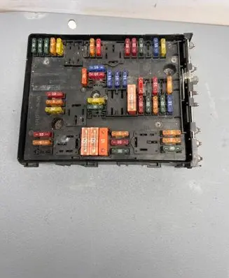 Volkswagen Touran I Fuse box set 1K0937821