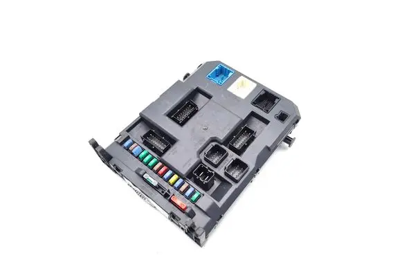 Citroen DS3 Fuse module 9666952280